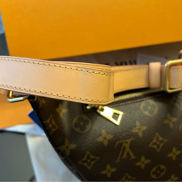 (NOT FOR SALE) Louis Vuitton Canvas Monogram Bumbag - Picture 6 of 10